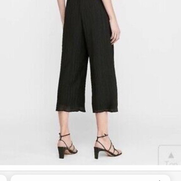 XS Express Black Pleated Wrap Front Cropped Jumpsuit nursing friendly - Picture 3 of 6